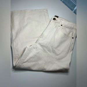 Wide leg cropped jeans. Lee size 8